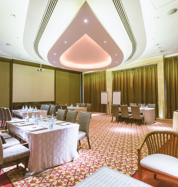 Dhiraromya medium-sized meeting room