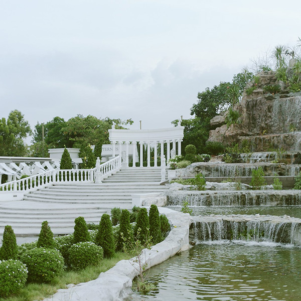 Outdoor & Indoor Garden Wedding Venue - Basilica